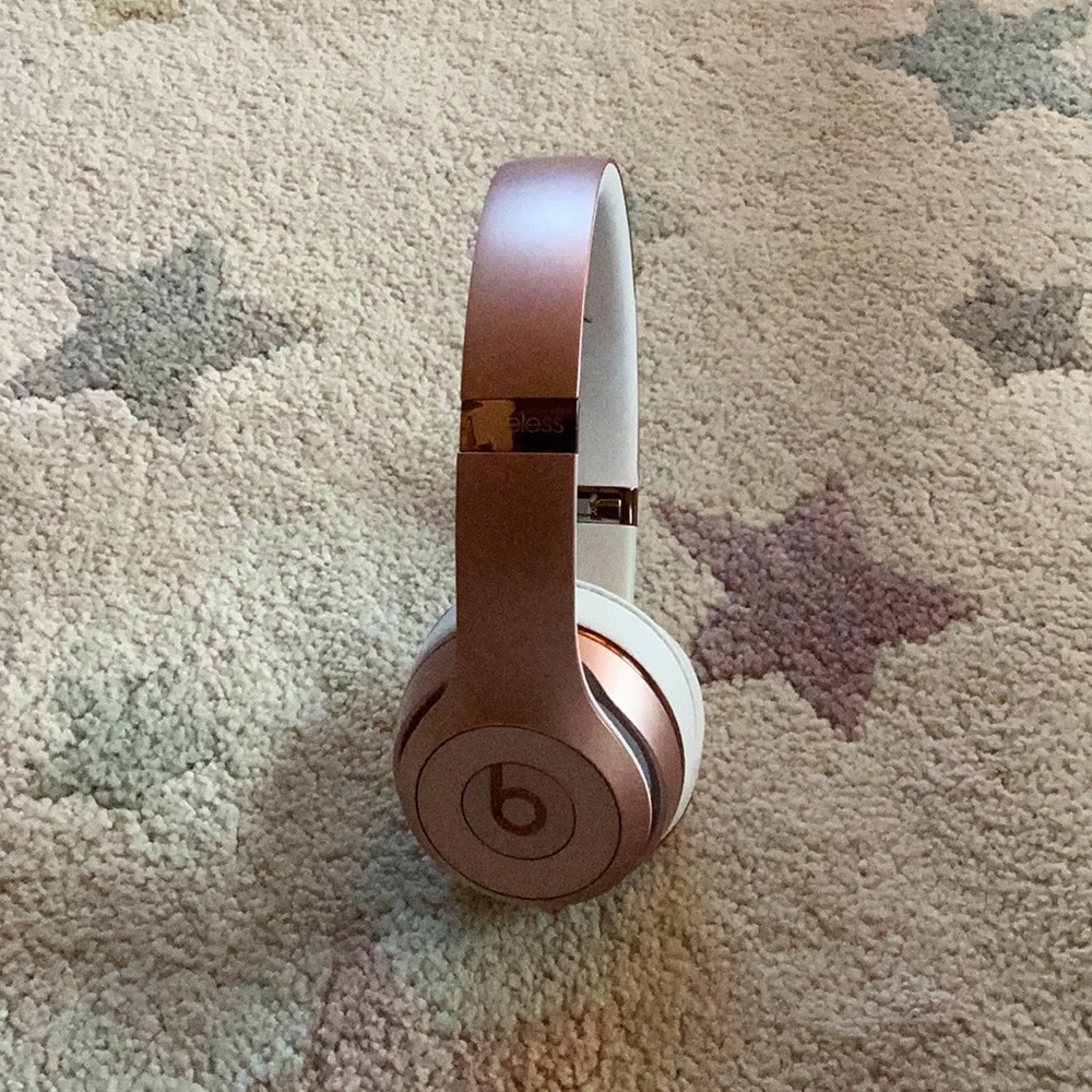 BEATS WIRELESS HEADPHONES - Picture 3 of 7